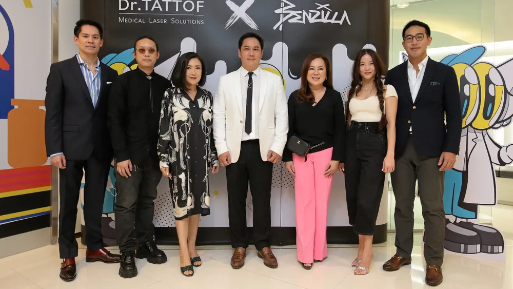 แนวศิลปะ นพ.นัทธพงศ์ จิรุระวงศ์ เปิดตัวคอลเลกชันกราฟฟิตี้ตกแต่งคลินิกผลงานของ ปริญญา ศิริสินสุข โดยมี สิริน ฉัตรวิชัย, เยาวณี นิรันดร, กรณ์ ณรงค์เดช, พสุ ลิปตพัลลภ และ อนิชา อรรถสกุลชัย มาร่วมงานด้วย ที่ด็อกเตอร์ แททออฟ คลินิก สาขาสีลมคอมเพล็กซ์ วันก่อน.