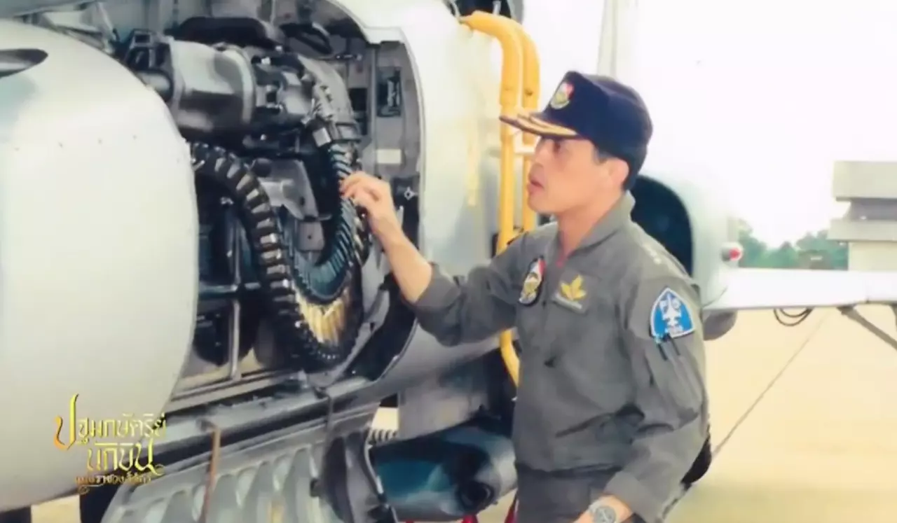 รัชกาลที่ 10 พระมหากษัตริย์นักบิน