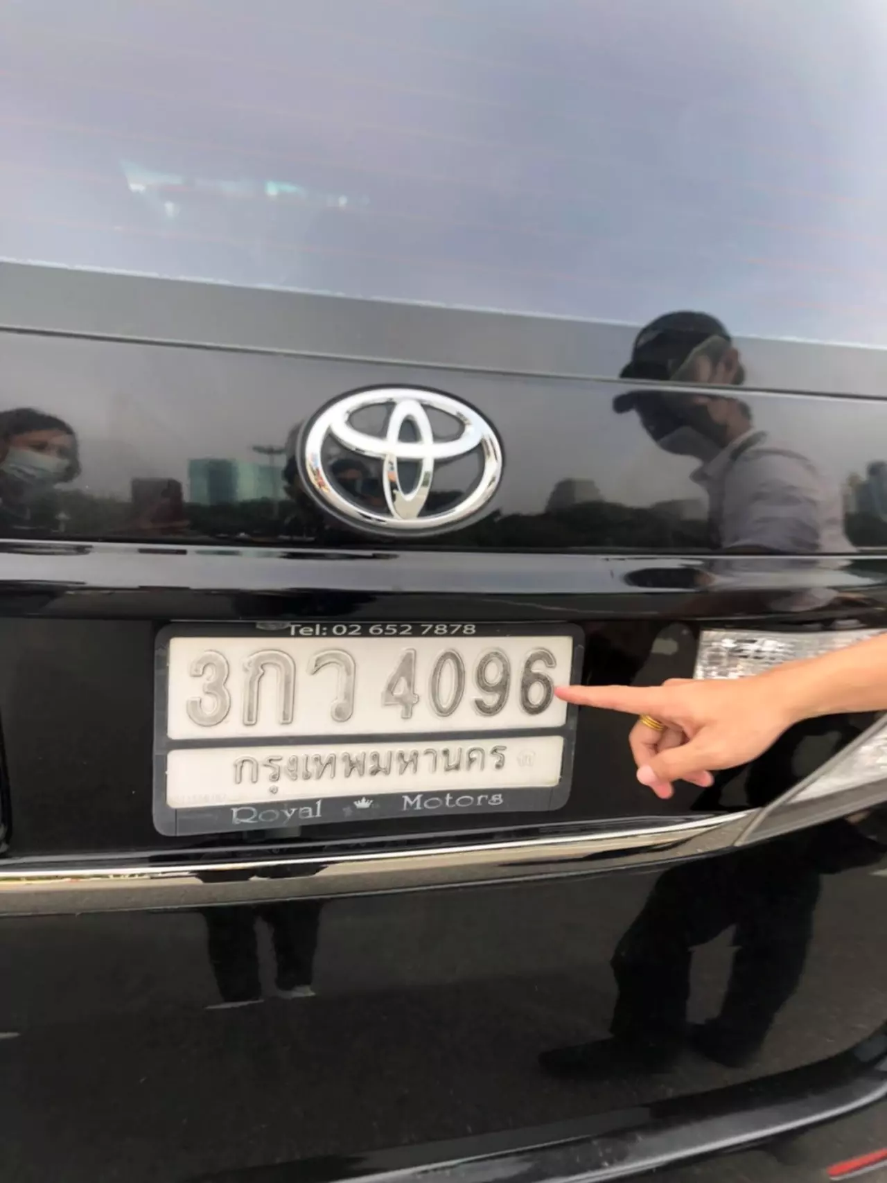 "ชัชชาติ" ลุยงานแรกปลูกต้นโพธิ์ บอกยินดีกับคนถูกหวยเลขผู้ว่าฯ แต่ขออย่าหมกมุ่น (คลิป)