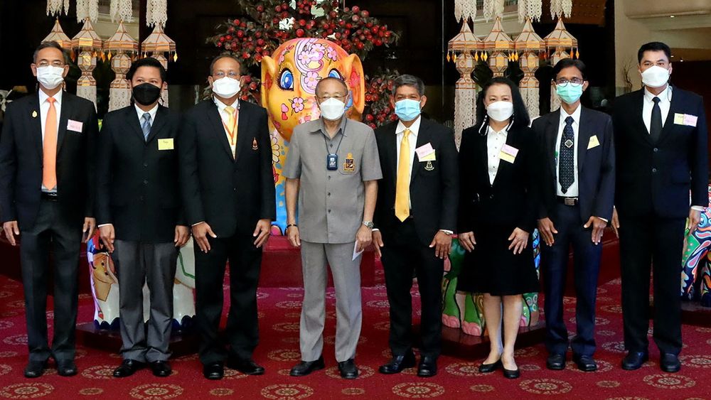 รุ่นที่ 9 อภิชาติ ธนัญชยะ จัดโครงการอบรมนักบริหารงานยุติธรรมระดับสูง หลักสูตรการอบรมอัยการพิเศษฝ่าย รุ่นที่ 9 พร้อมเชิญ ดร.สุเมธ ตันติเวชกุล มาเป็นวิทยากร โดยมี วิเชียร ชูสุวรรณ์, รสริน หงษ์วิบูลผล และ วิพุธ บุญประสาท มาร่วมอบรมด้วย ที่โรงแรมดิ เอมเมอรัลด์วันก่อน.