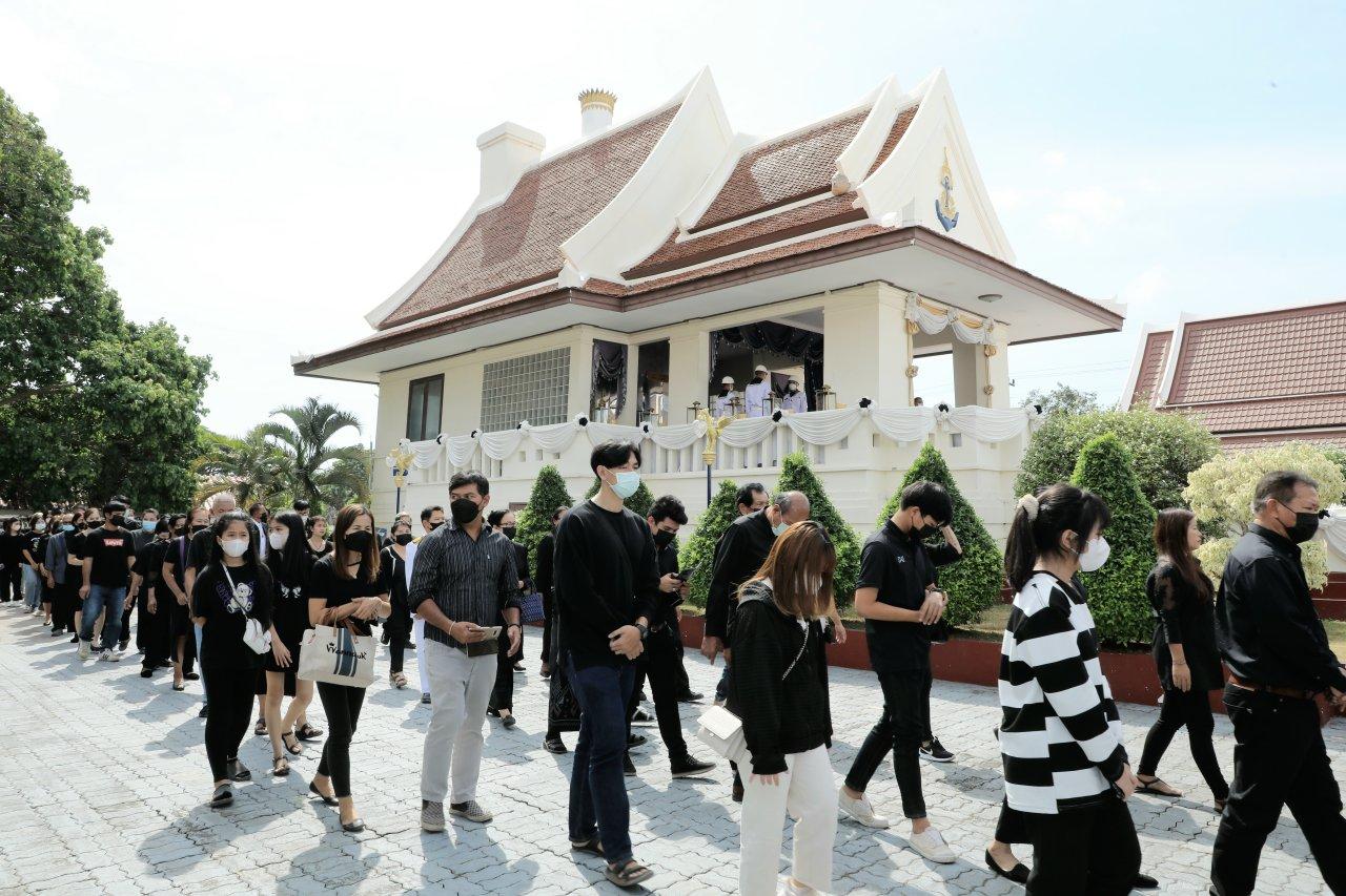 พระราชทานเพลิงศพ 6 วีรชนเรือหลวงสุโขทัย ครอบครัวสุดอาลัยจากกันตลอดกาล