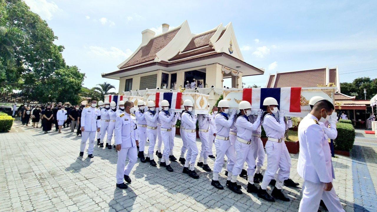 พระราชทานเพลิงศพ 6 วีรชนเรือหลวงสุโขทัย ครอบครัวสุดอาลัยจากกันตลอดกาล