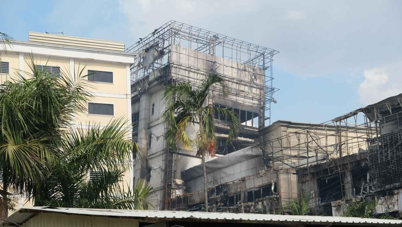 Poipet casino fire, 21 Thai dead, 53 injured, witnesses reveal bulbs explode behind water bars