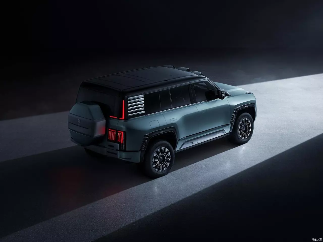 มอเตอร์สี่ตัว 1,100 แรงม้า BYD YangWang เปิดตัวยานยนต์ไฟฟ้าเอสยูวีรุ่น U8