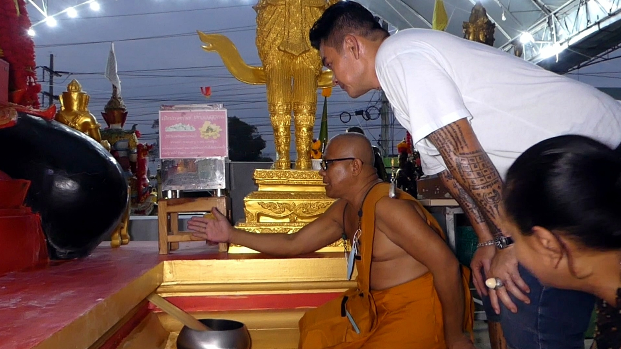 ฮือฮา น้ำศักดิ์สิทธิ์ ราหู-ท้าวเวสสุวรรณ ชาวบ้านเชื่อน้ำทิพย์รักษาโรค