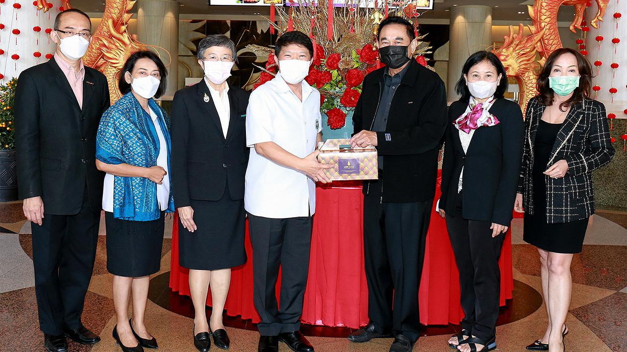 "อดุลย์ แสงสิงแก้ว" มอบทุนการศึกษาและสิ่งของอุปโภคบริโภคแก่นักศึกษาวิทยาลัยพยาบาลตำรวจ