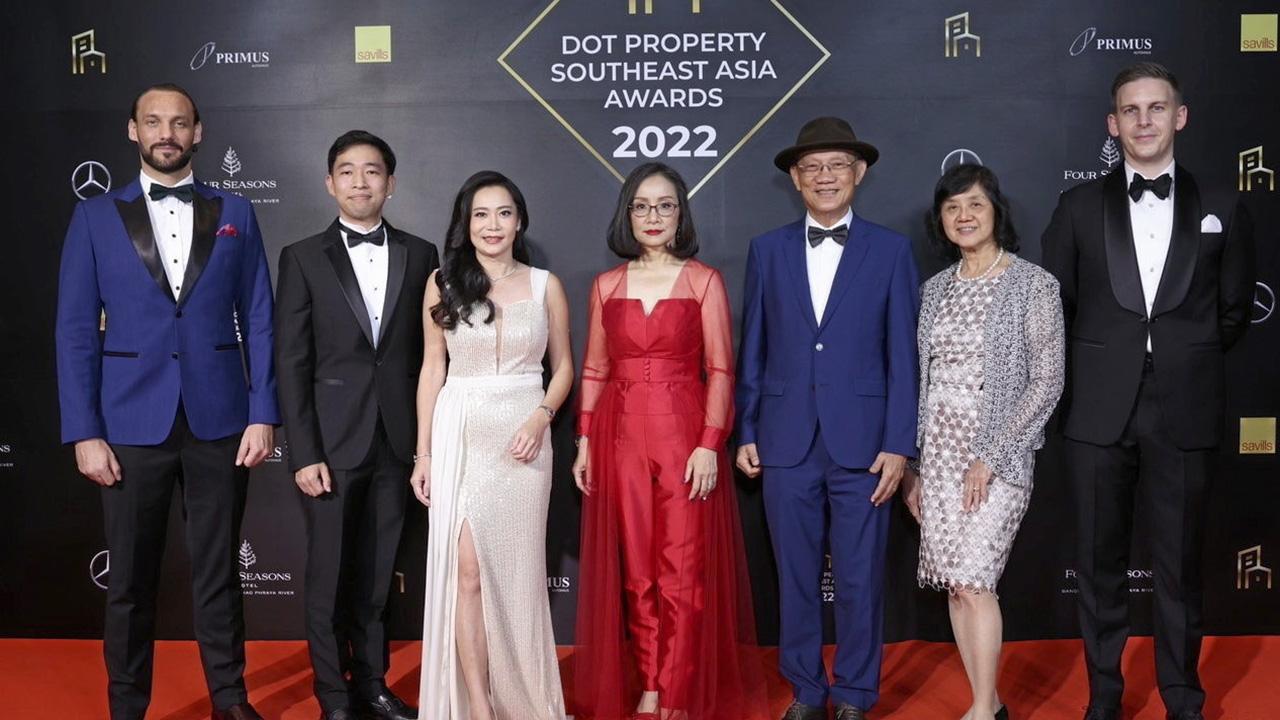 ยัสปาล มอบเงินจำนวน 100,000 บาท เพื่อสมทบทุนมูลนิธิไทยรัฐ