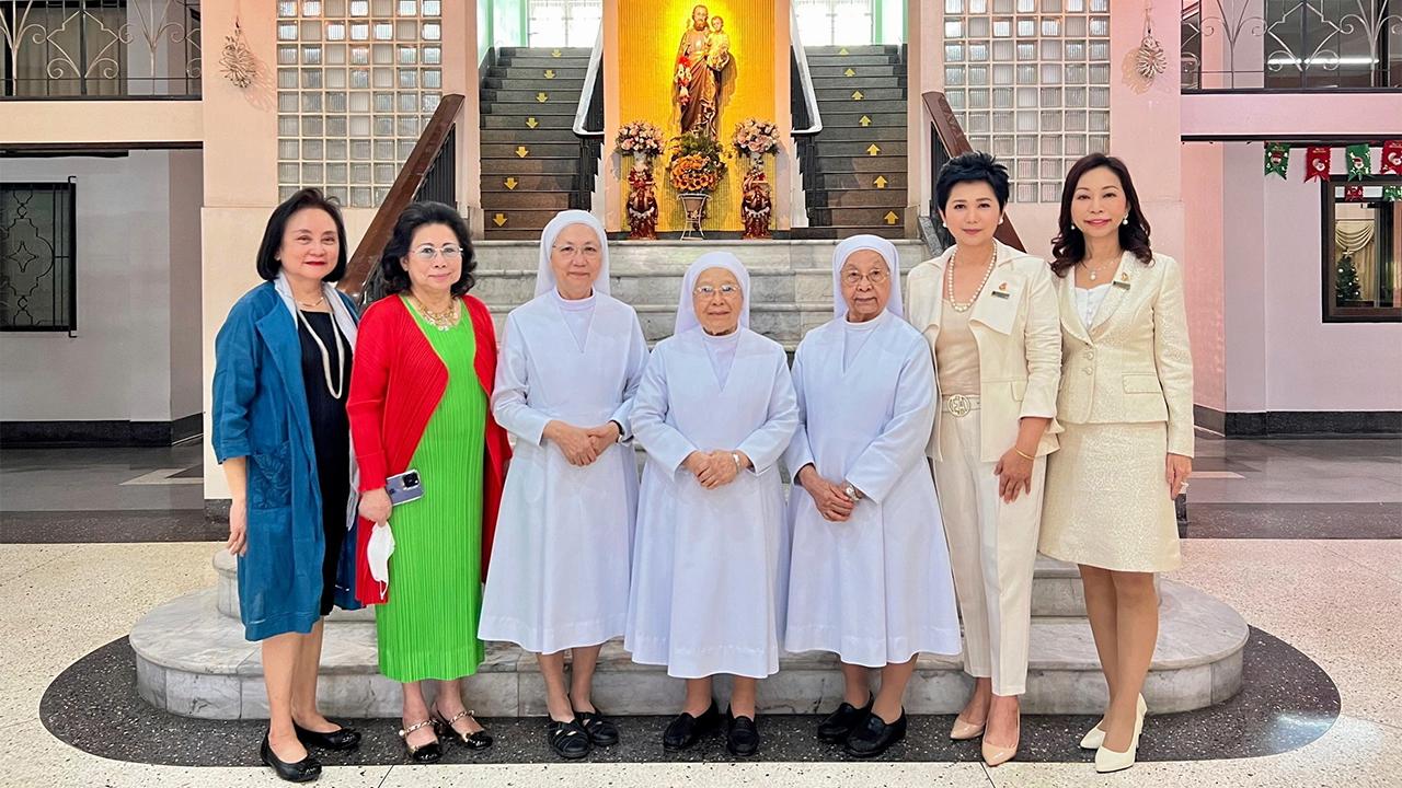 "เจฟฟรีย์ ฮัง" จัดงานฉลองเปิดไฟคริสต์มาสสูงถึง 18.5 เมตร ครั้งแรกในไทย