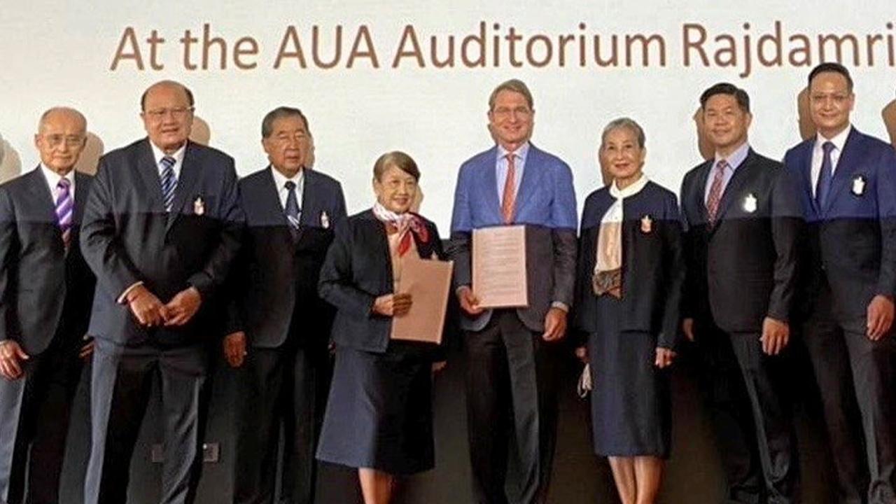 “อลงกรณ์ พลบุตร” มอบรางวัล “เกษตรกรสำนึกรักบ้านเกิดดีเด่น” ประจำปี 2565