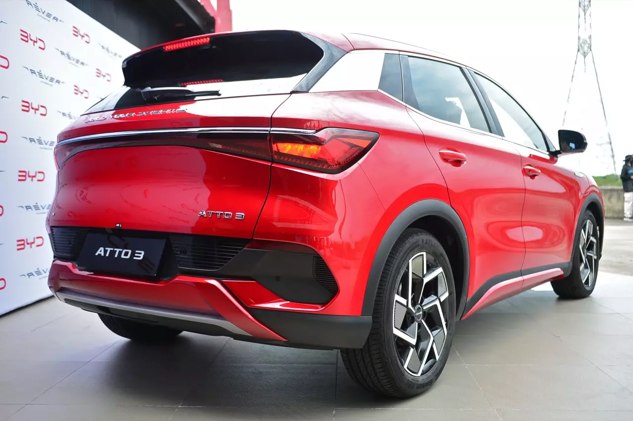 สัมผัสแรกสุดแสบทรวง ทดสอบ รถยนต์ไฟฟ้า BYD ATTO3 