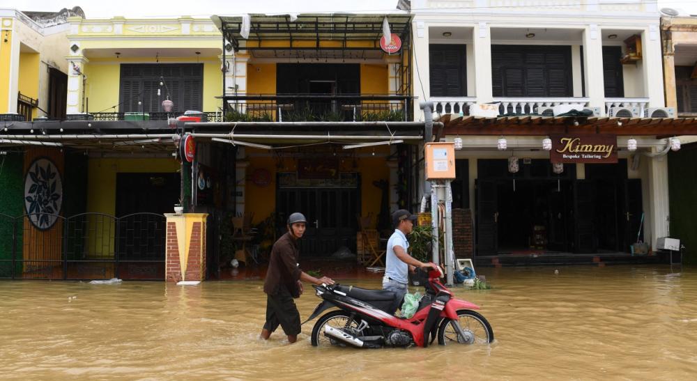 เมืองมรดกโลกฮอยอันอ่วม น้ำท่วมหนักจากพายุโนรู