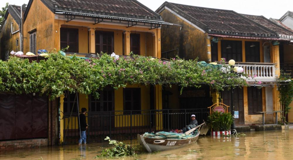 เมืองมรดกโลกฮอยอันอ่วม น้ำท่วมหนักจากพายุโนรู