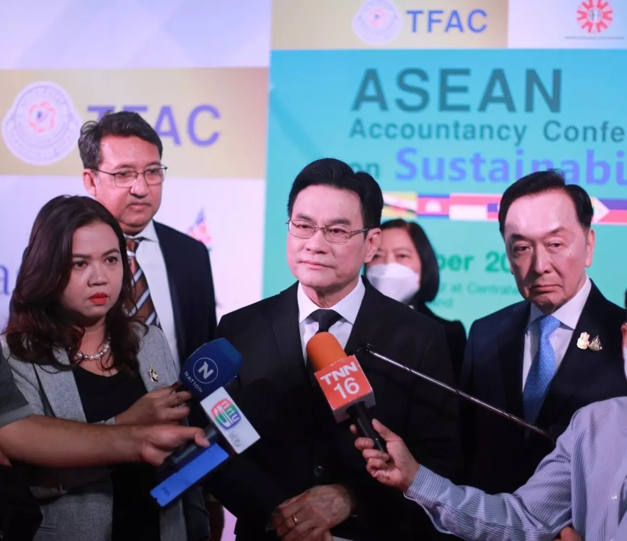 นักบัญชีอาเซียน 10 ประเทศ ร่วมยืนสงบไว้อาลัยเหตุกราดยิงหนองบัวลำภู