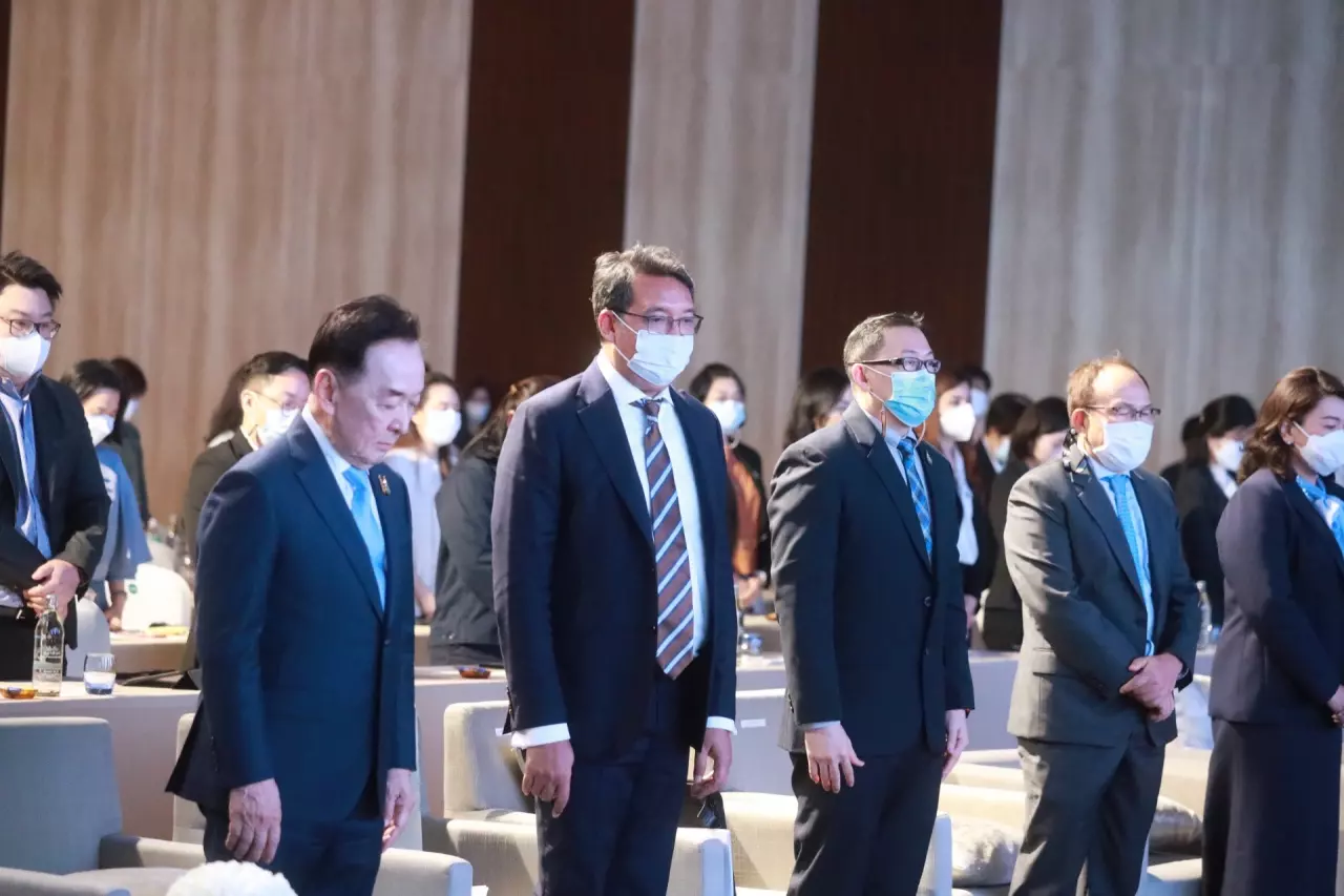 นักบัญชีอาเซียน 10 ประเทศ ร่วมยืนสงบไว้อาลัยเหตุกราดยิงหนองบัวลำภู