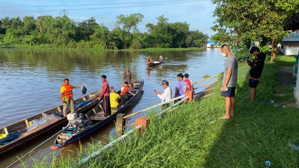 เรือพระวัดดังล่มที่พัทลุง พระและคณะรวม 5 คนลอยคอนับ 10 ชม.ช่วยได้ปลอดภัย