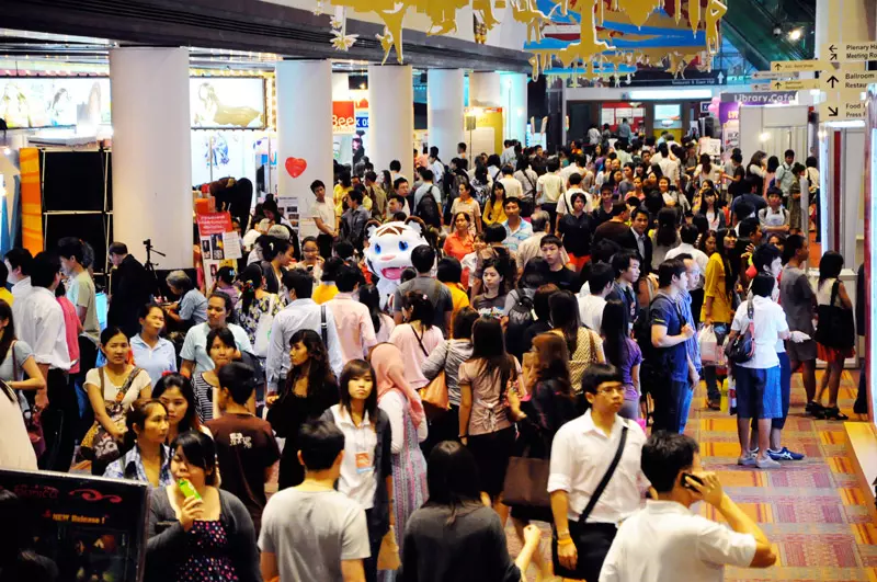  'นิยาย การ์ตูน อาหาร เรื่องสั้น' ขวัญใจสาวนักอ่าน งานสัปดาห์หนังสือฯ