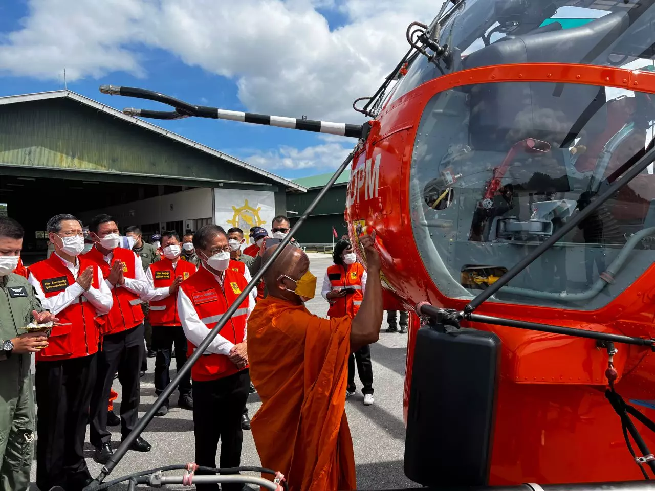 ปภ.รับมอบ ฮ.ปักเป้า KA-32 เพื่องานบรรเทาสาธารณภัยเพิ่มอีก 2 ลำจากรัสเซีย