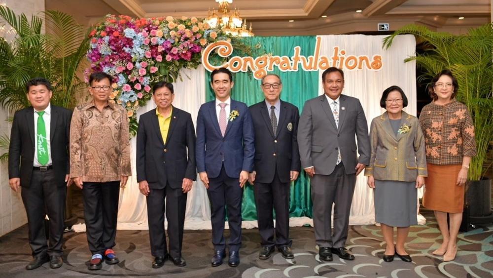 เมืองไทยประกันชีวิต มอบหมวกนิรภัยให้ ดร.สุทธิพล ทวีชัยการ เลขาธิการ คปภ.