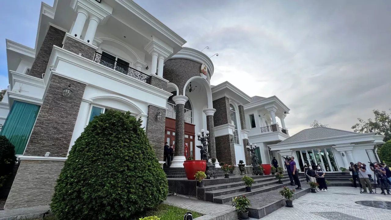 ปฐมบท “ผับจินหลิง” สู่มหากาพย์กลืนกินชาติ ทุนสามานย์กับ ขรก.เลว!