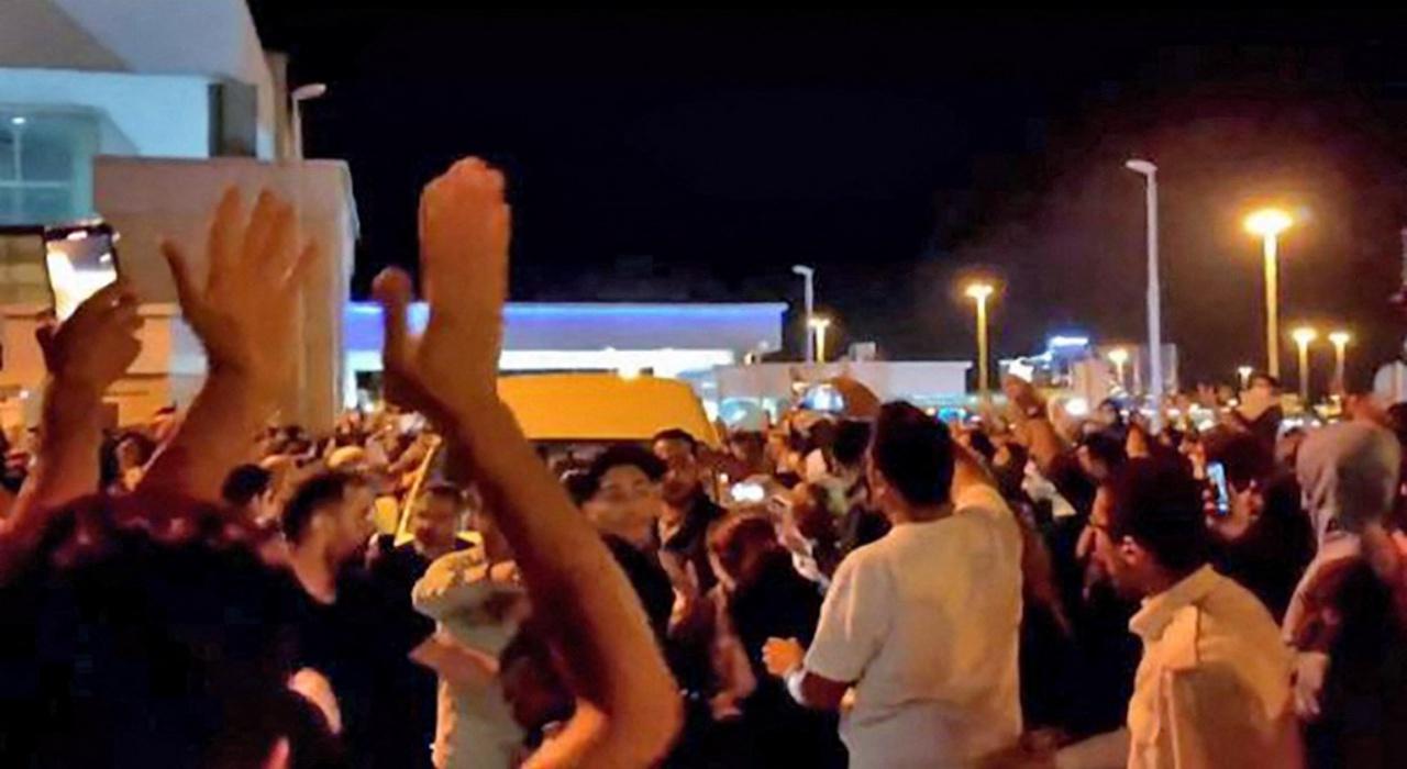 ศาลอิหร่านสั่งประหารชีวิตผู้ต้องหาที่เกี่ยวข้องกับการประท้วงเป็นรายแรก 