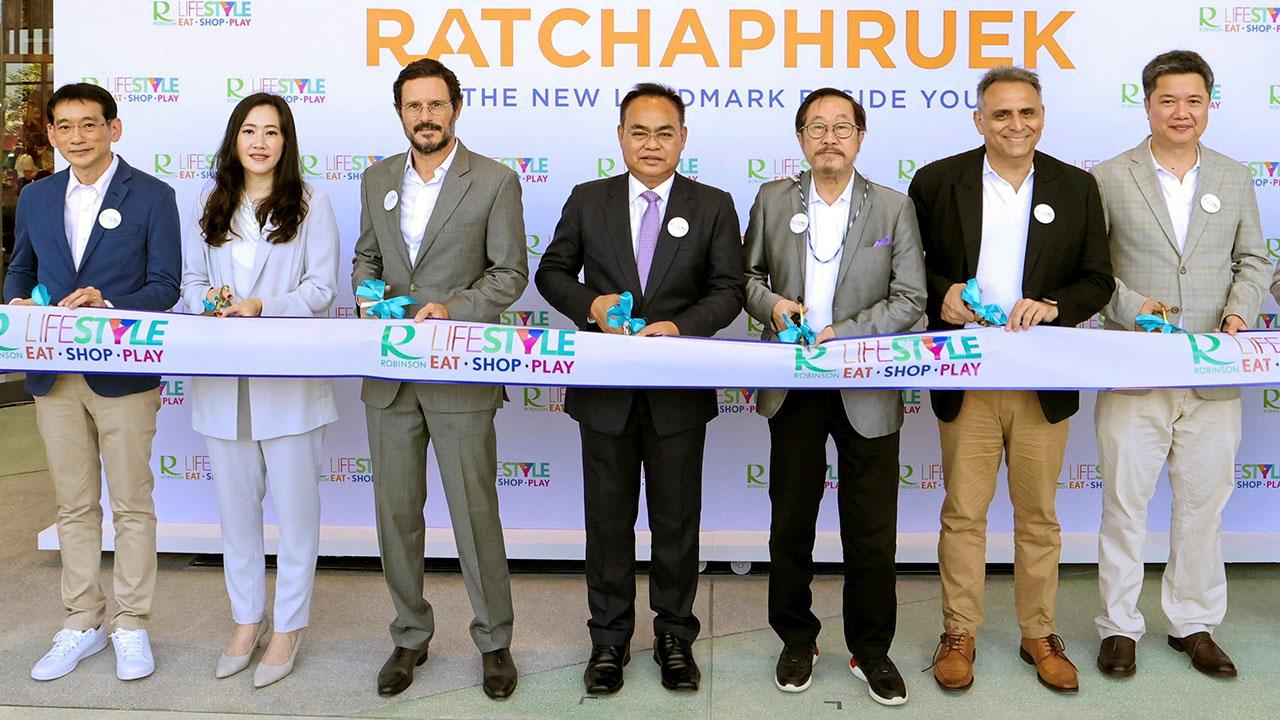 รอง ผวจ.นครสวรรค์ เปิดการอบรมให้ความรู้และถ่ายทอดเทคโนโลยีการผลิตถั่วเขียวให้เกษตรกร