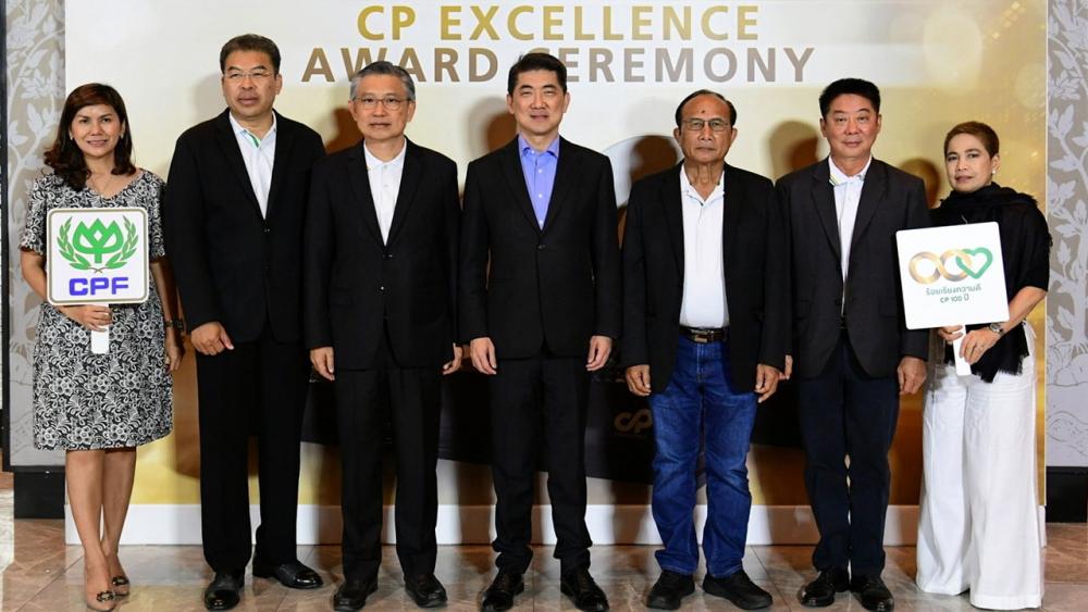 "ณัฐ ครุฑสูตร" เป็นประธานในงาน “ลอยกระทงบนสายนํ้าแห่งความเจริญรุ่งเรือง”