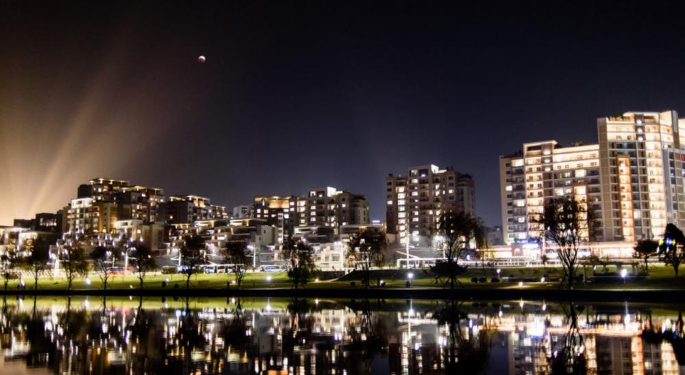 ประมวลภาพความสวยงาม คืนชม "จันทรุปราคาเต็มดวง" ในหลายประเทศ