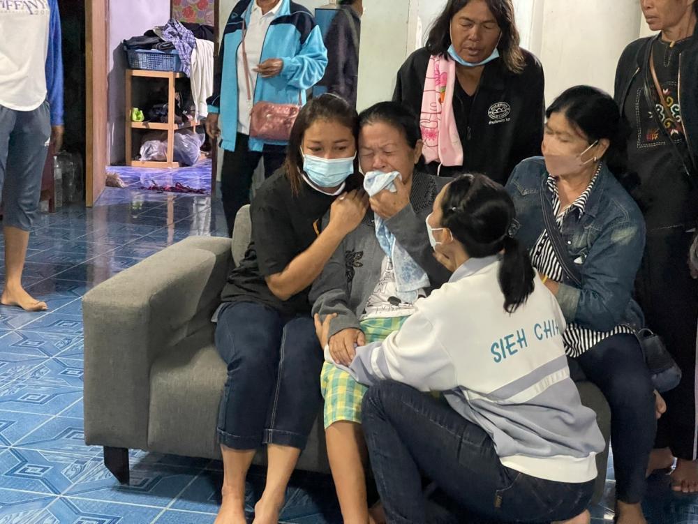 Teacher Bam's funeral arrives in his hometown of Phetchabun sad family Crying will be suffocating