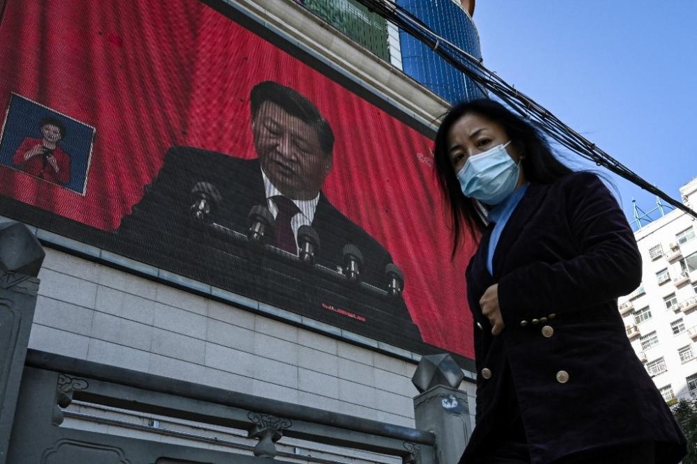 Xi Jinping, the absolute power that involves risks and challenges.