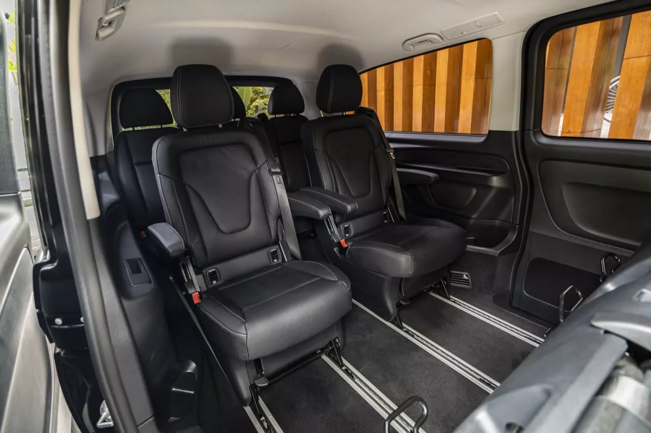 ประกอบนอกราคาดีงาม Mercedes-Benz Vito 119 CDI Tourer Select