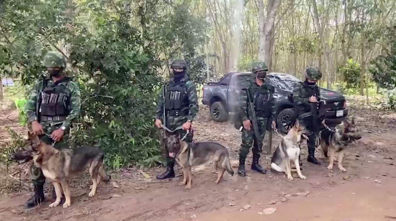 EOD scans the train tracks in Tha Pho subdistrict for safety purposes.  The officer recovers the convoy