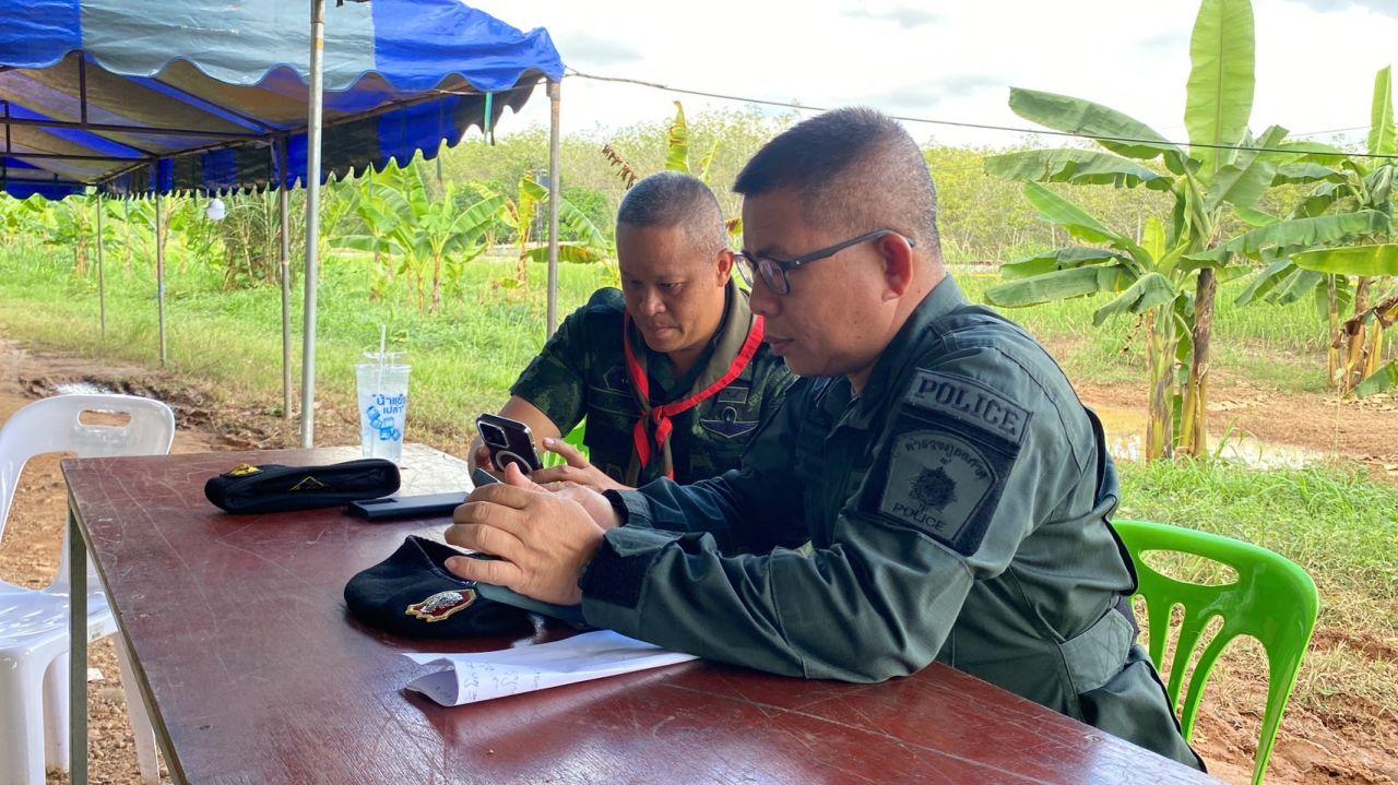 EOD scans the train tracks in Tha Pho subdistrict for safety purposes.  The officer recovers the convoy