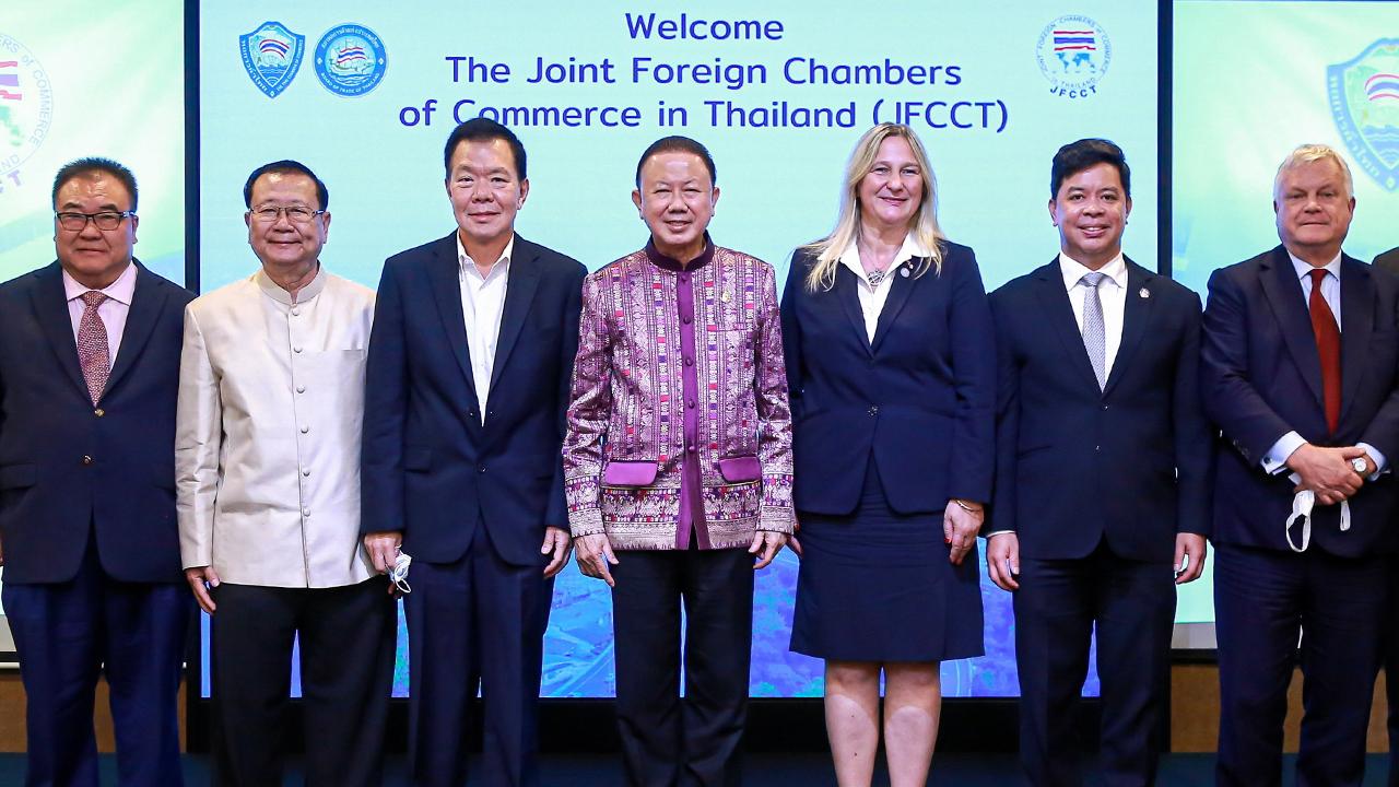 วีรพันธ์ อังสุมาลี มอบเงินสนับสนุนจัดซื้ออุปกรณ์การแพทย์ให้มูลนิธิโรงพยาบาลเด็ก