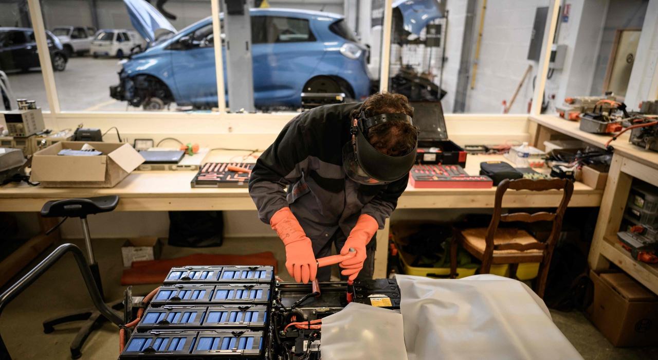 หนุน ปชช.ซื้อรถไฟฟ้า อินโดฯ เสนอเงินอุดหนุนกว่า 173,000 ต่อคัน