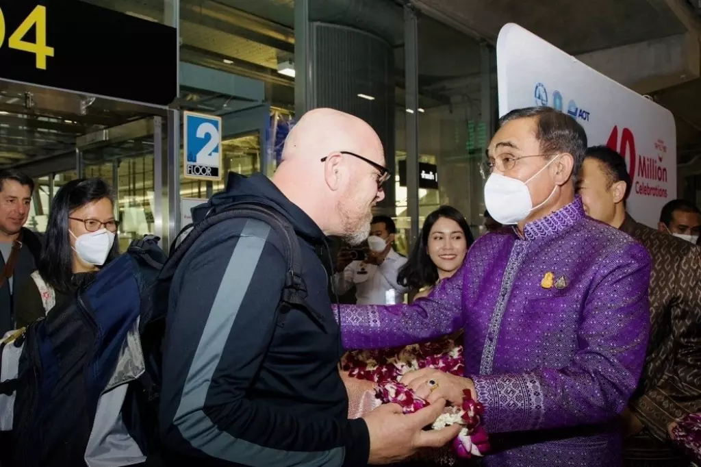 โค้งสุดท้ายท่องเที่ยวไทยฟื้น คาดต่างชาติทะลุ 11 ล้านคน จับตาปี 66 “จีนเที่ยวล้างแค้น”
