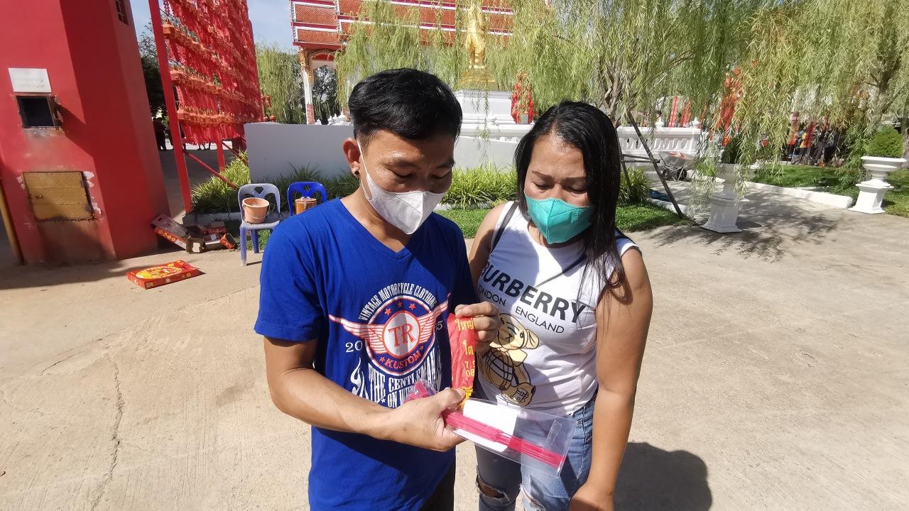 คนสมหวัง มาจุดประทัดแก้บน "ท้าวเวสสุวรรณ" คอหวยไม่พลาด "เลขเด็ด" ลุ้นโชค
