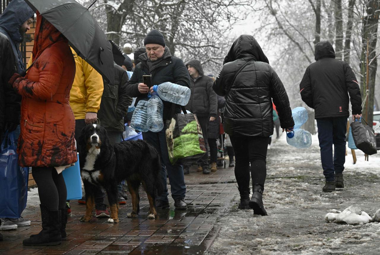 ฤดูหนาวที่หนาวเหน็บยิ่งกว่าเดิมของยูเครน หลังรัสเซียทำลายระบบไฟฟ้า