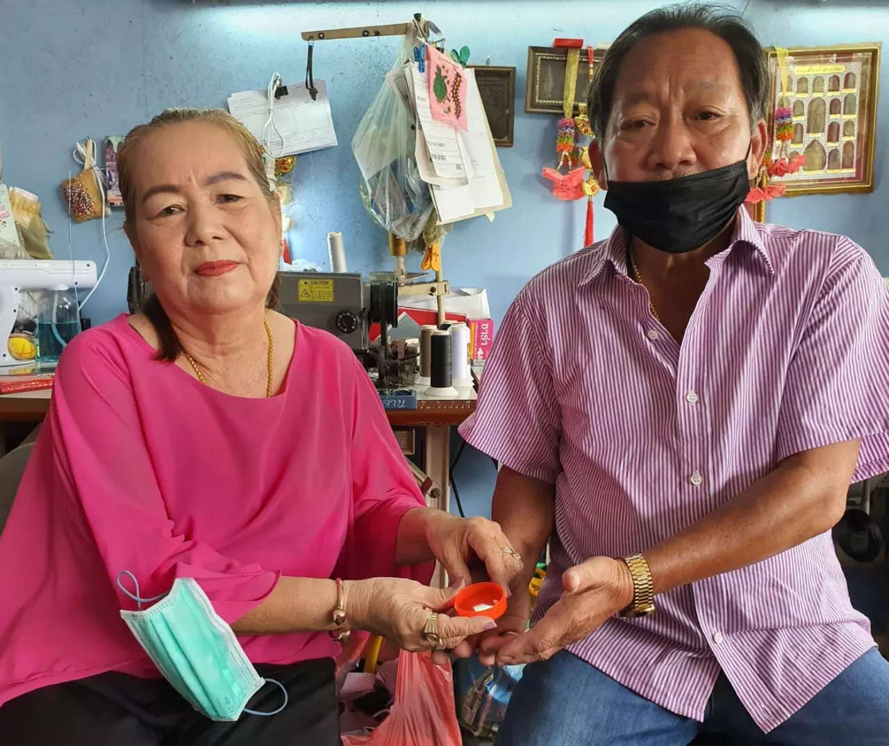 ผัวเมียเฮลั่นบ้าน กินหอยบิด เจออัญมณีล้ำค่า คาปาก