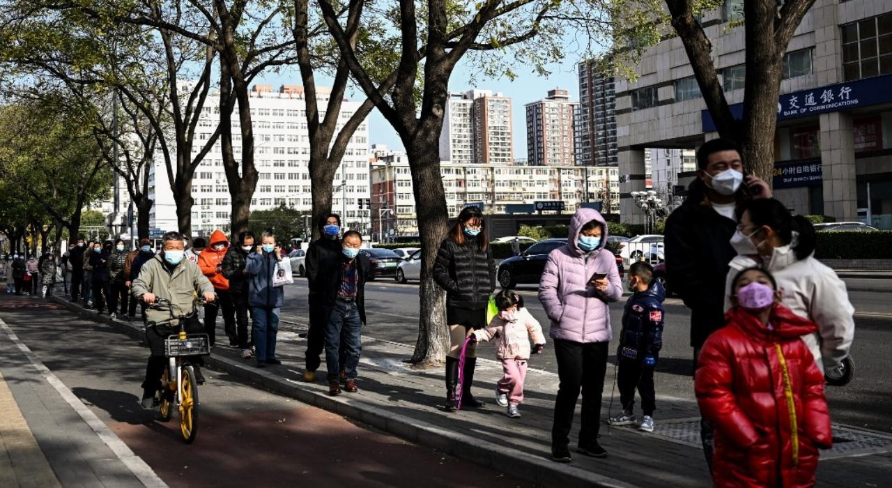 ส่องเหตุผล จีนไม่มูฟออนจากนโยบาย "ซีโร่ โควิด" ขณะที่ทั่วโลกพยายามกลับสู่ปกติ