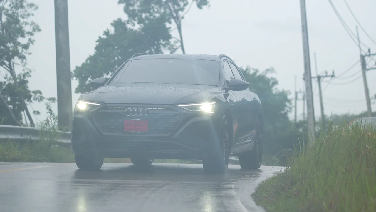 เที่ยวเกาะช้างหน้าฝนในรถ EV จุดชาร์จมี ซีฟู้ดอุดมสมบูรณ์ แต่มันจะเปียกปอนหน่อย