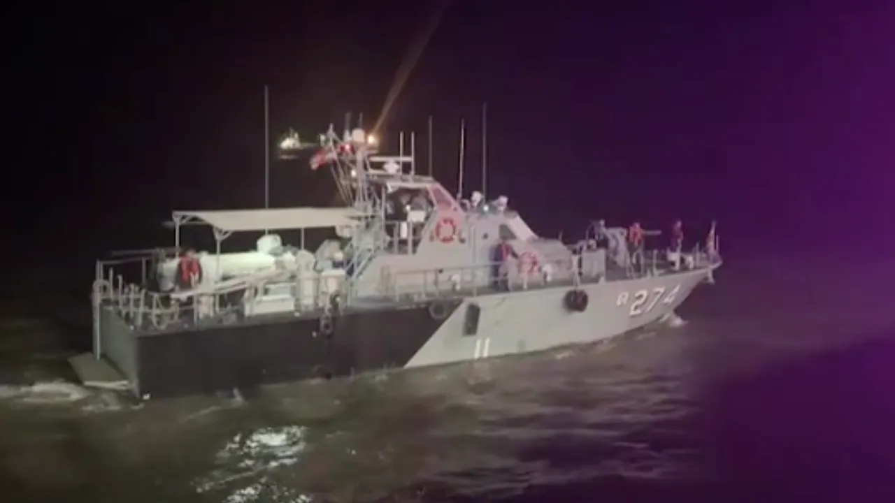 "เรือรบพม่า" ยิง "เรือประมงไทย" ขณะจับปลา ลูกเรือดับ 1 อีก 31 คนถูกจับไป