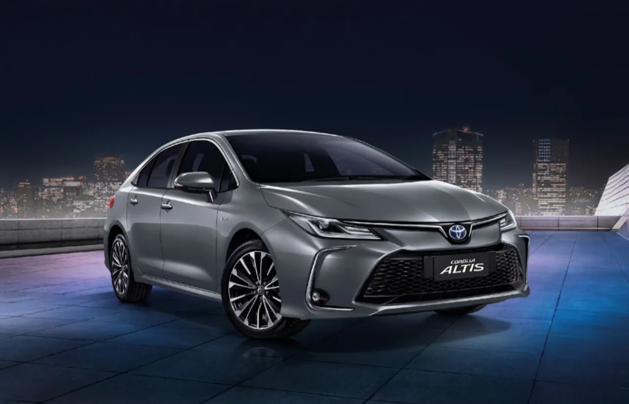 ปรับโฉมเพิ่มความสด มาแล้ว TOYOTA COROLLA ALTIS HEV GR SPORT 2024