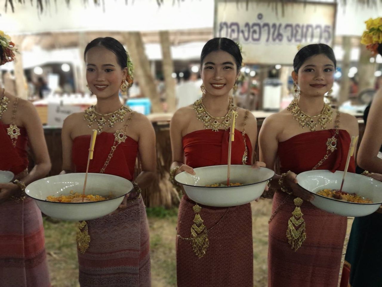 Villagers in Sukhothai organize a Loi Krathong event with “plates” ready to be given as kitchen utensils to the temple.