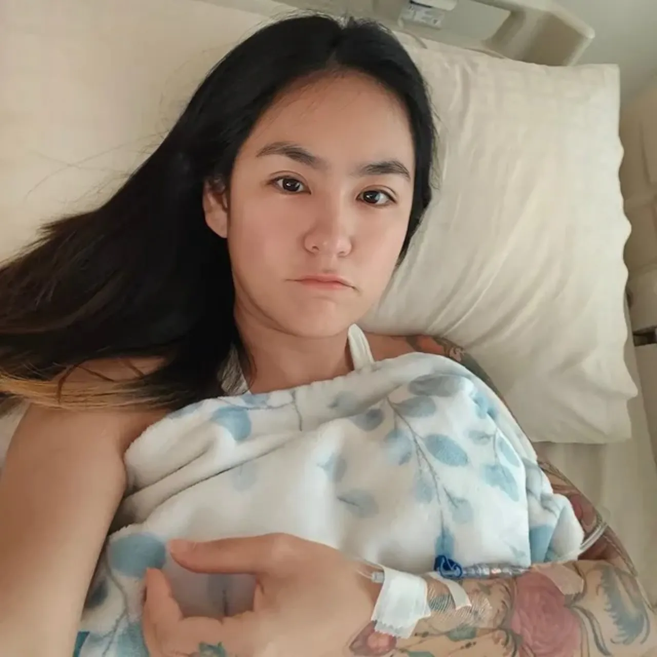 ปีใหม่-ป๋าต๊อบ แอดมิทแพ็กคู่ ดีใจได้ใช้สิทธิ์ภรรยาเซ็นเอกสารโรงพยาบาลแทนได้แล้ว