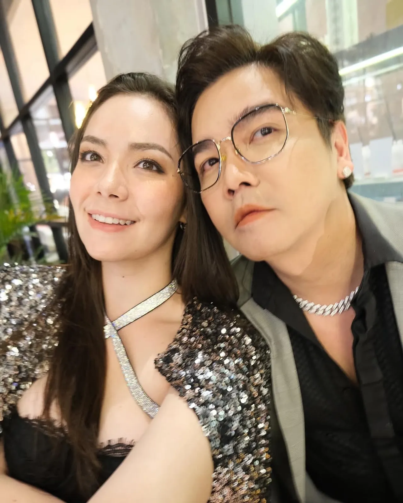 พีเค ปิยะวัฒน์ พา มีเรียน เจอเพื่อนแก๊งซูเปอร์คาร์ อวดความสวีตจุ๊บแก้มเบาๆ