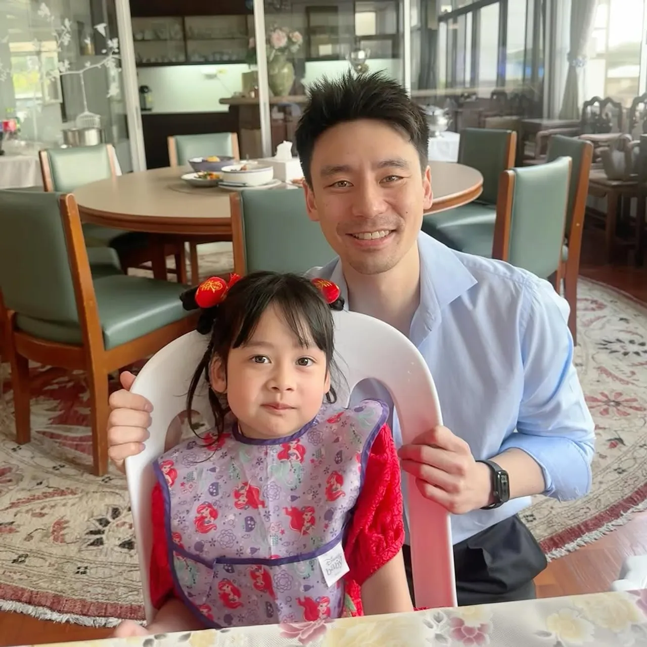 นาตาลี-ฟลุค พา น้องนาตาชา ไหว้บรรพบุรุษพร้อมครอบครัวใหญ่ วิล ชวิณ ก็มา