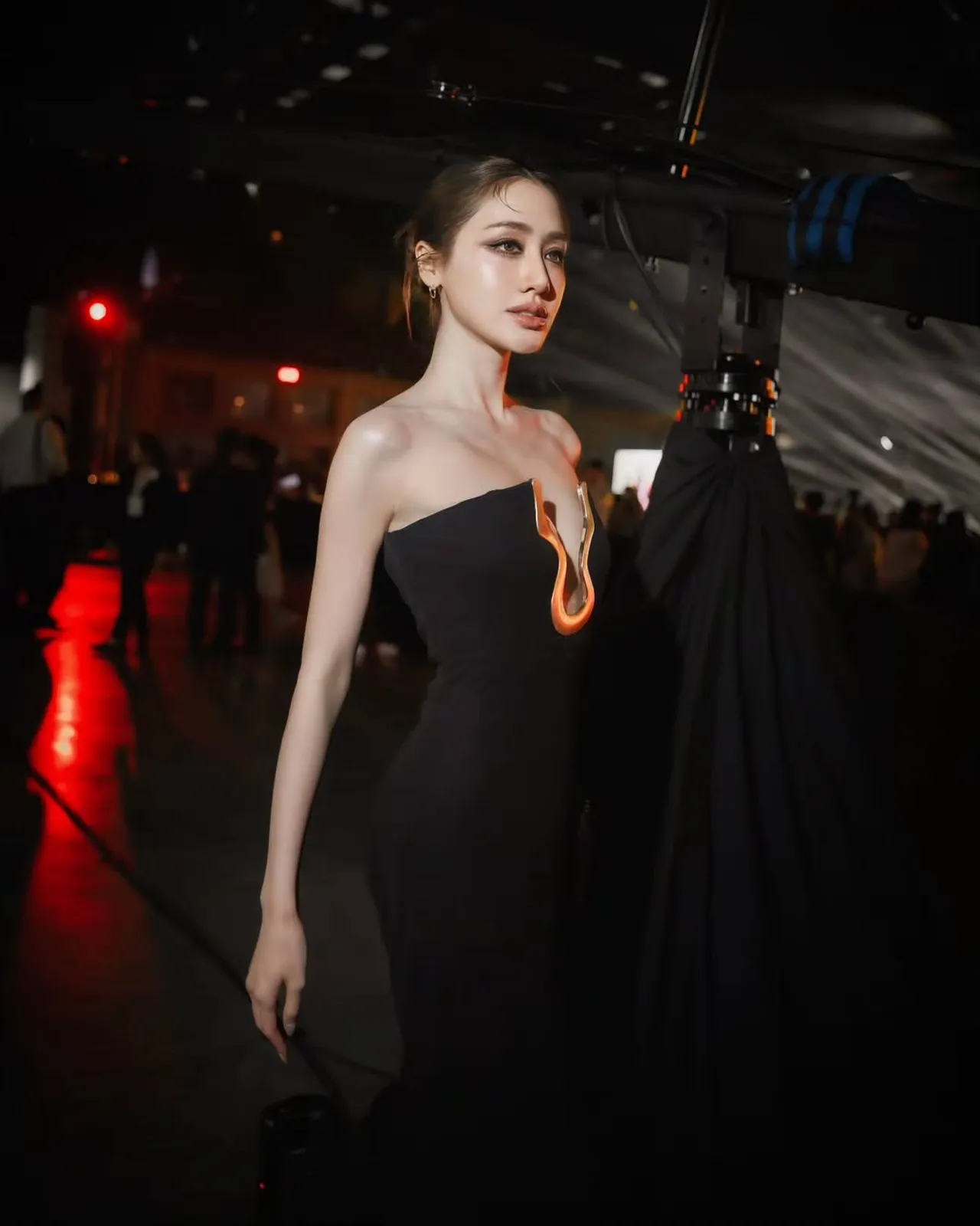 พิม พิมประภา ยอมเป็นคนโง่ ลงคลิปเตือนภัยโดนขโมยกระเป๋า 2 ครั้งที่ต่างประเทศ