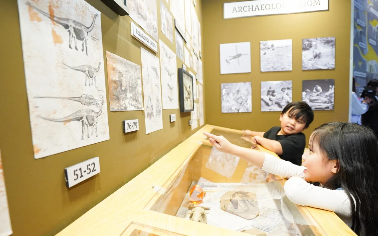 กาย รัชชานนท์ พาลูกชายน้องเอเดน เปิดประตูสู่โลกไดโนเสาร์ ย้อนสู่ยุคจูราสสิคอย่างสมจริง