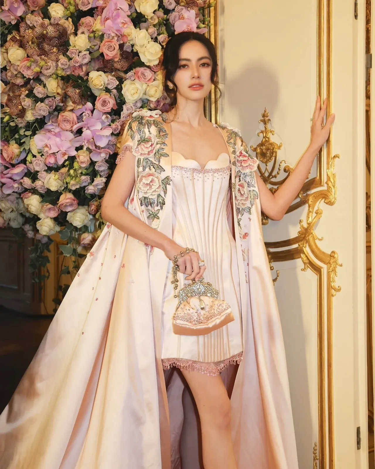 ใหม่ ดาวิกา ร่ายยาวชี้แจงไม่เคยทอดทิ้งพ่อ สู้ชีวิต 2 คนกับแม่มาตั้งแต่เด็ก