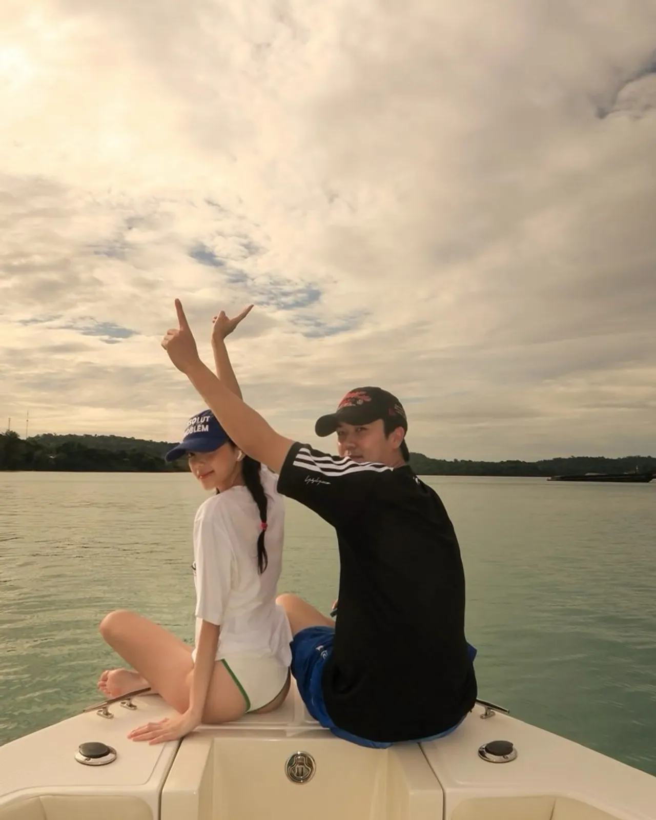 หยดน้ำ ลูกสาว ปู-ขวัญฤดี เปิดตัวแฟนหนุ่มนักธุรกิจทายาทอสังหาฯ เผยโมเมนต์หวาน